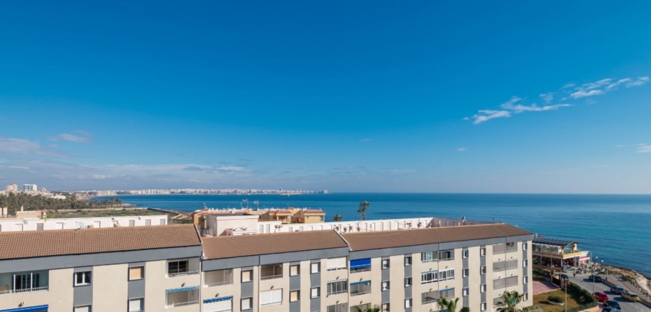 Venta - Apartamento / piso -
Punta Prima