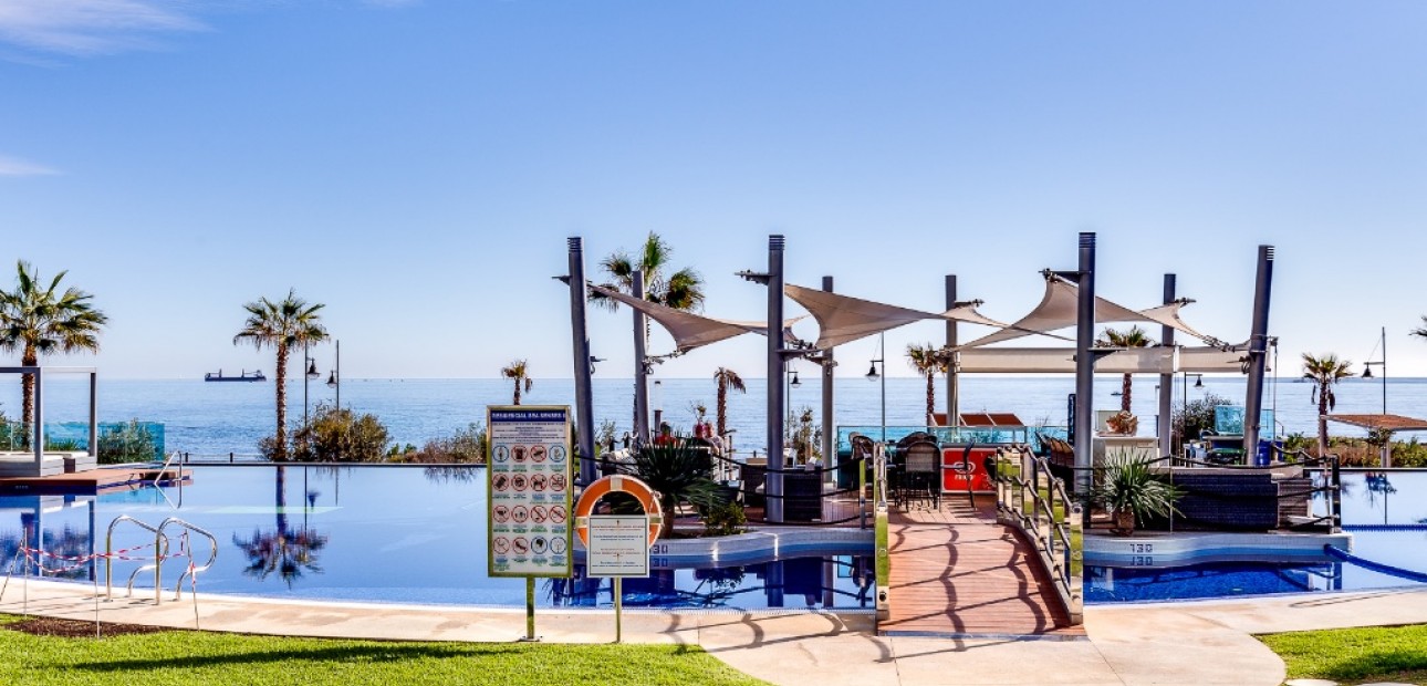 Venta - Apartamento / piso -
Punta Prima