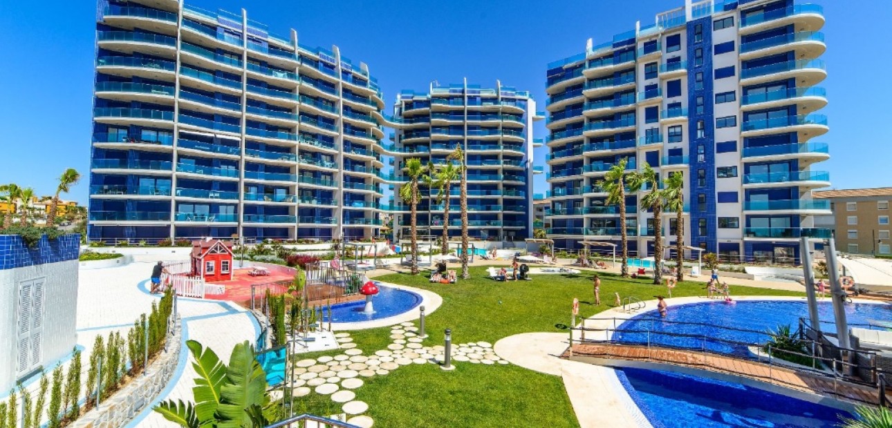 Venta - Apartamento / piso -
Punta Prima