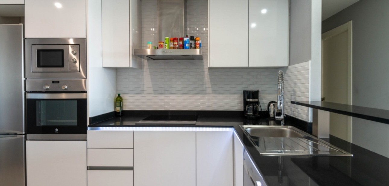 Venta - Apartamento / piso -
Punta Prima