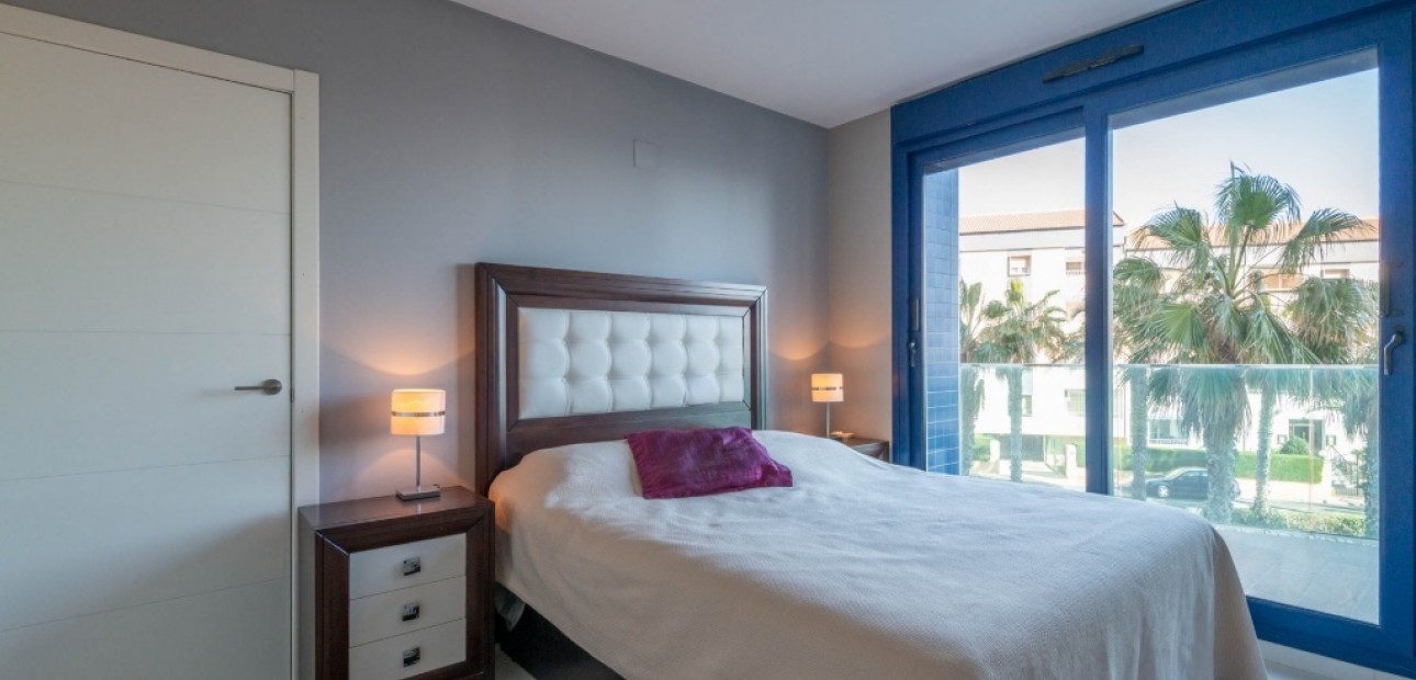 Venta - Apartamento / piso -
Punta Prima