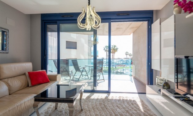 Venta - Apartamento / piso -
Punta Prima