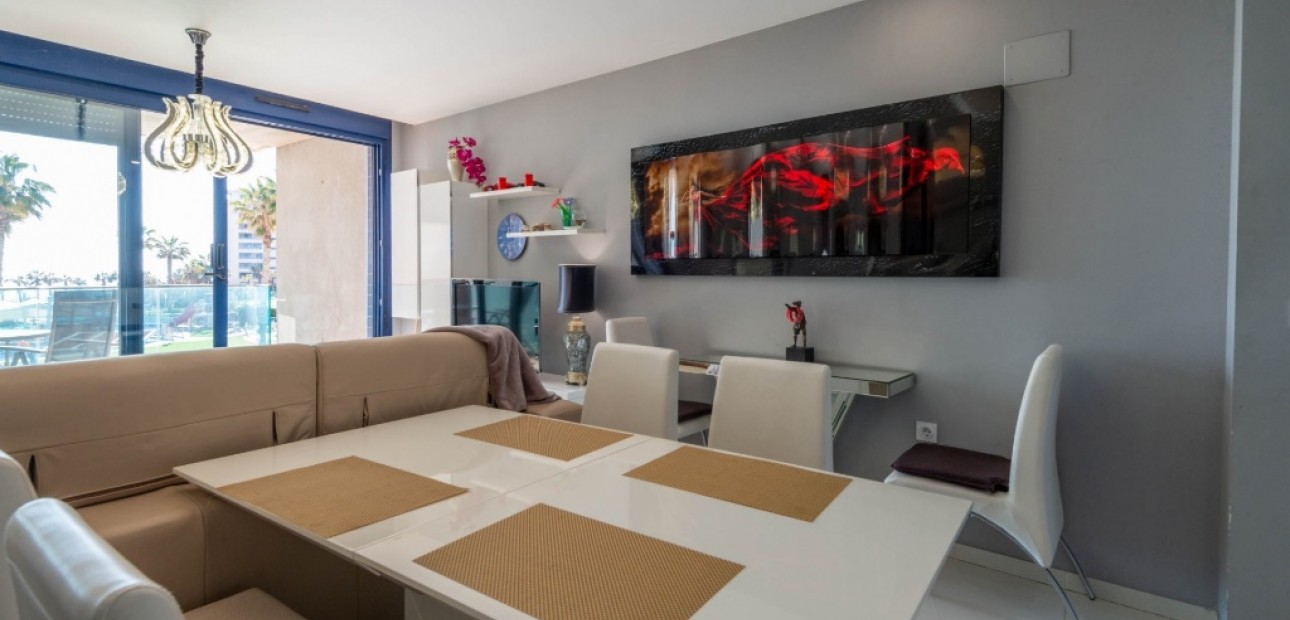 Venta - Apartamento / piso -
Punta Prima