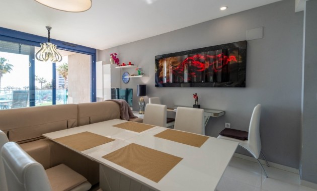 Venta - Apartamento / piso -
Punta Prima