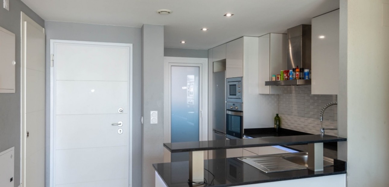 Venta - Apartamento / piso -
Punta Prima