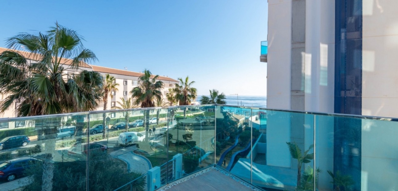 Venta - Apartamento / piso -
Punta Prima