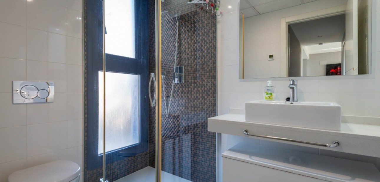 Venta - Apartamento / piso -
Punta Prima