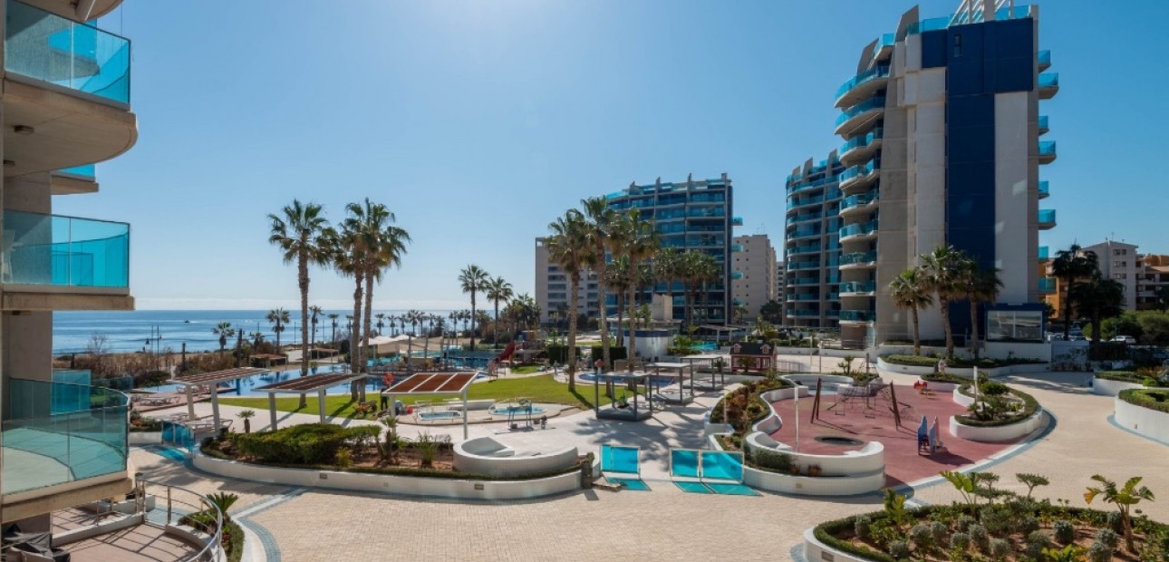 Venta - Apartamento / piso -
Punta Prima