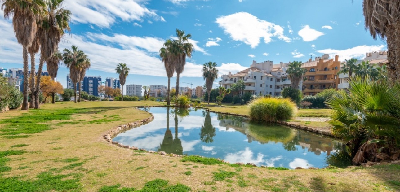 Venta - Apartamento / piso -
Punta Prima