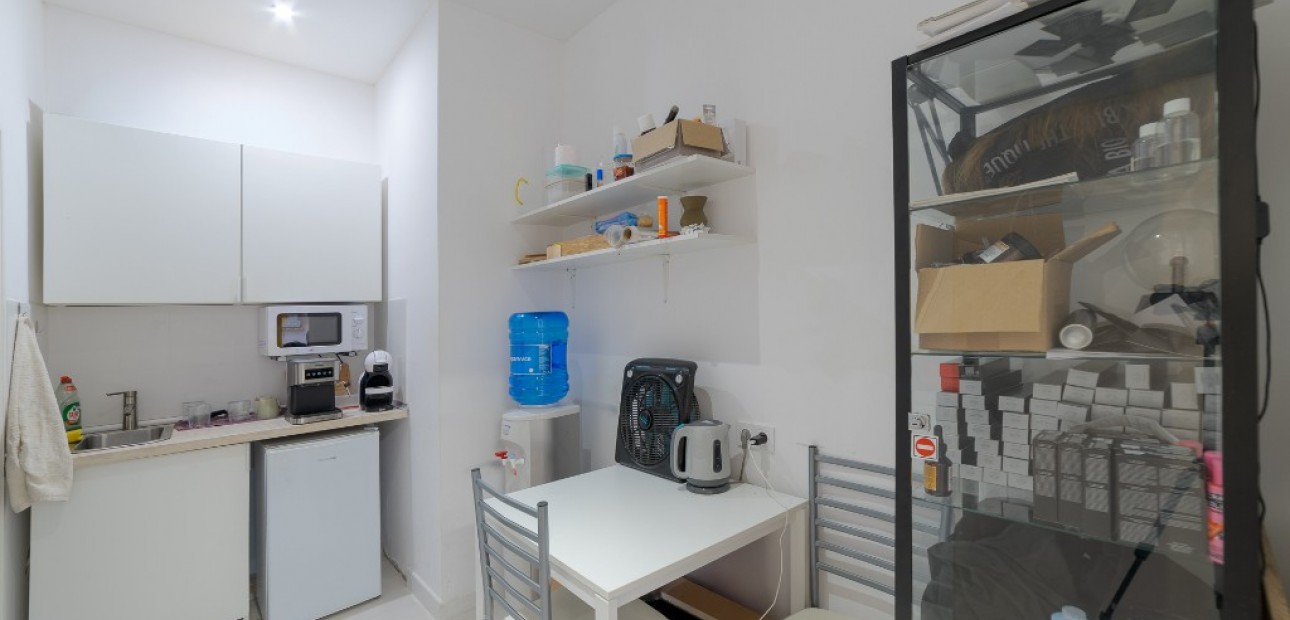 Herverkoop - Business -
Alicante - Center