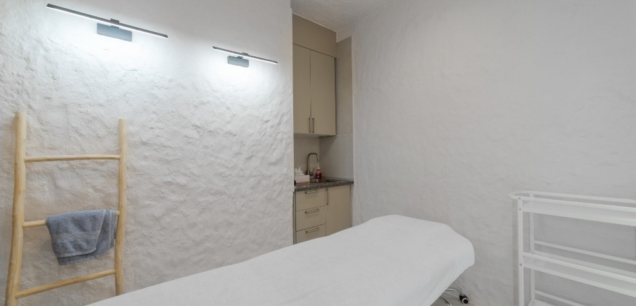 Herverkoop - Business -
Alicante - Center