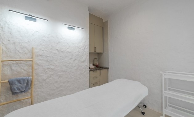 Herverkoop - Business -
Alicante - Center