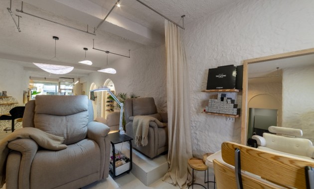 Herverkoop - Business -
Alicante - Center