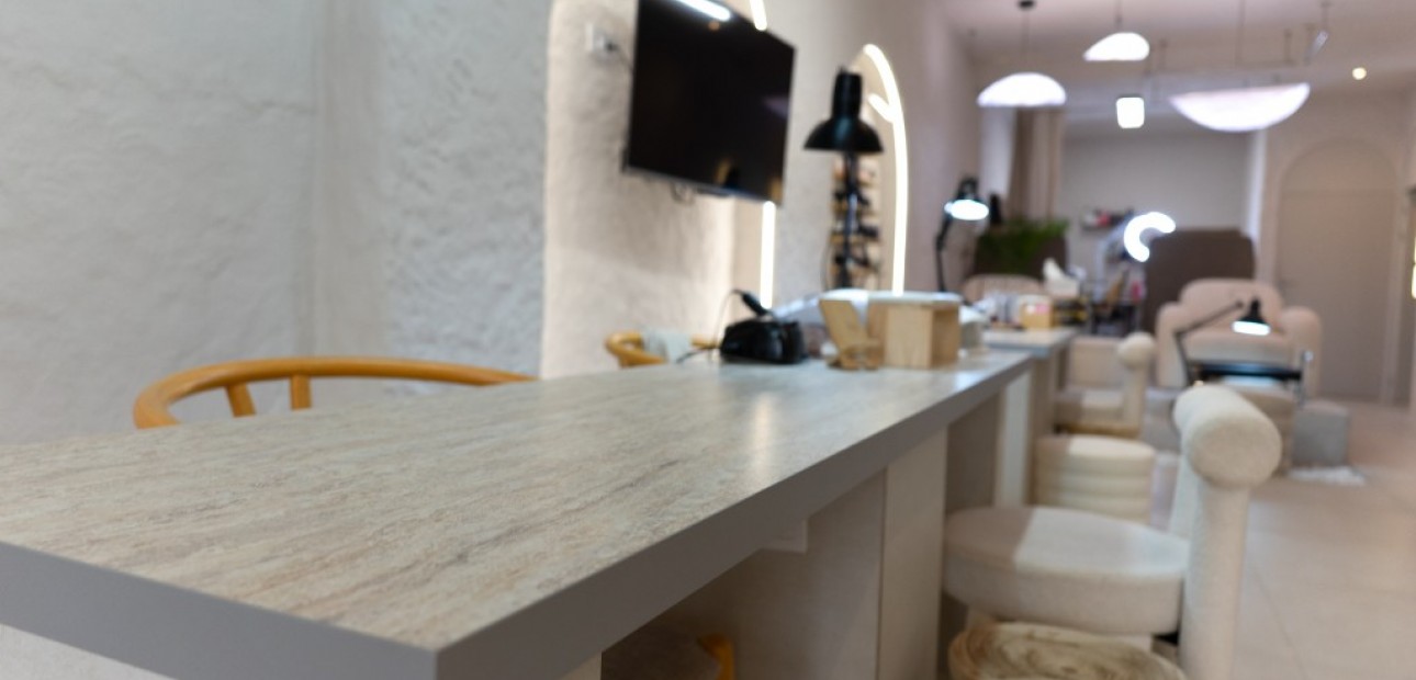 Herverkoop - Business -
Alicante - Center