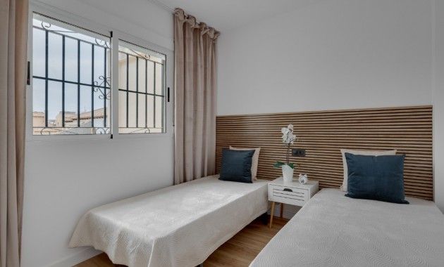 Herverkoop - Herenhuis -
Costa Blanca - Orihuela Costa