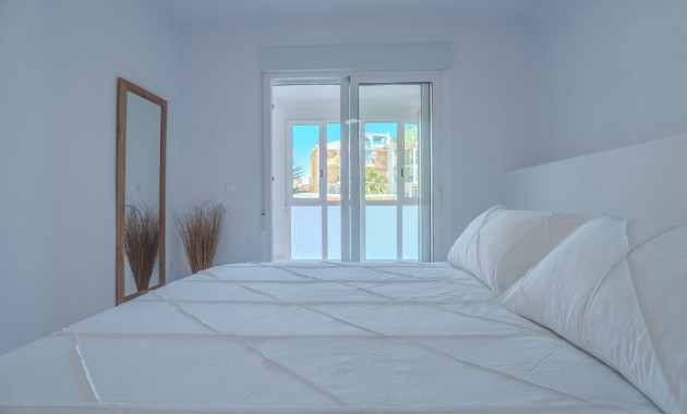 Sale - Apartment / flat -
Torrevieja - La veleta
