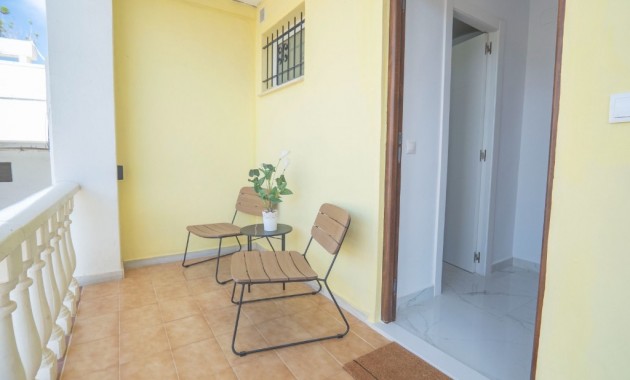 Sale - Apartment / flat -
Torrevieja - La veleta