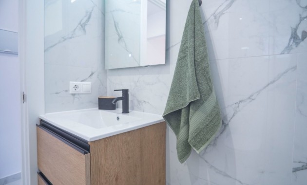 Sale - Apartment / flat -
Torrevieja - La veleta