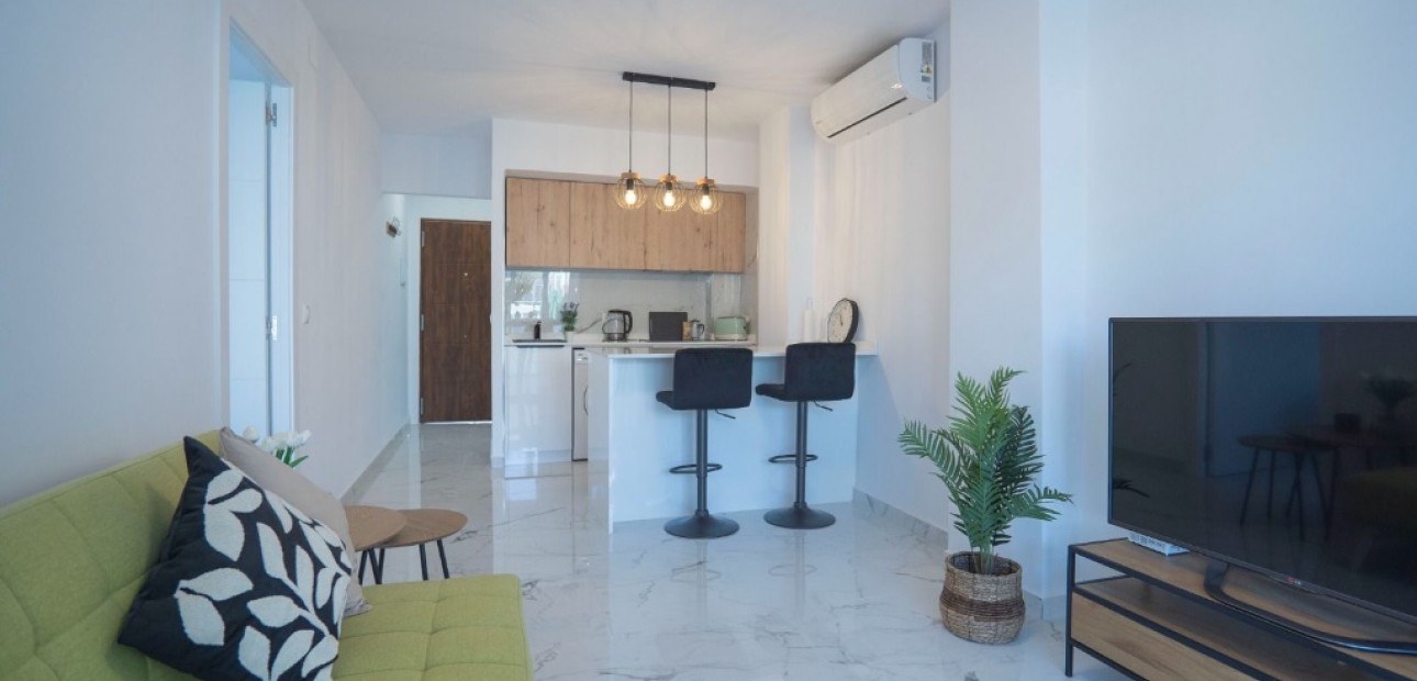 Sale - Apartment / flat -
Torrevieja - La veleta