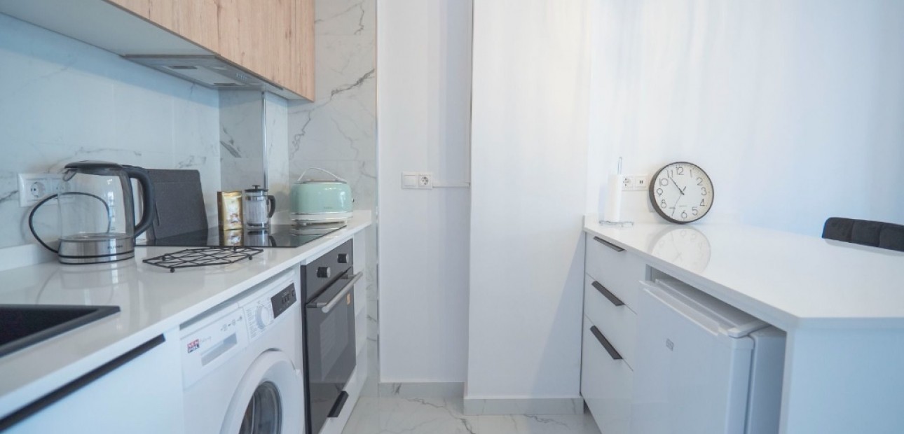 Sale - Apartment / flat -
Torrevieja - La veleta
