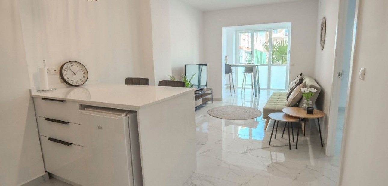 Sale - Apartment / flat -
Torrevieja - La veleta