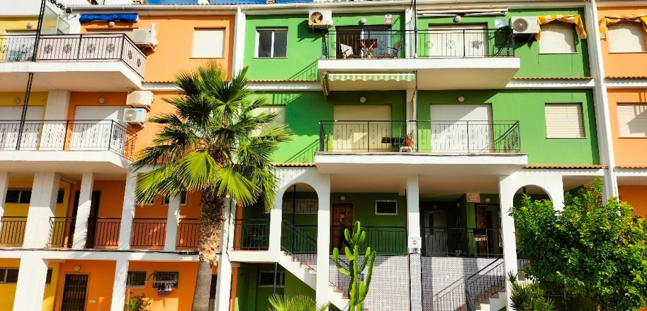 Sale - Apartment / flat -
Torrevieja - La veleta