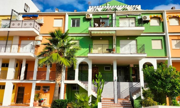 Sale - Apartment / flat -
Torrevieja - La veleta