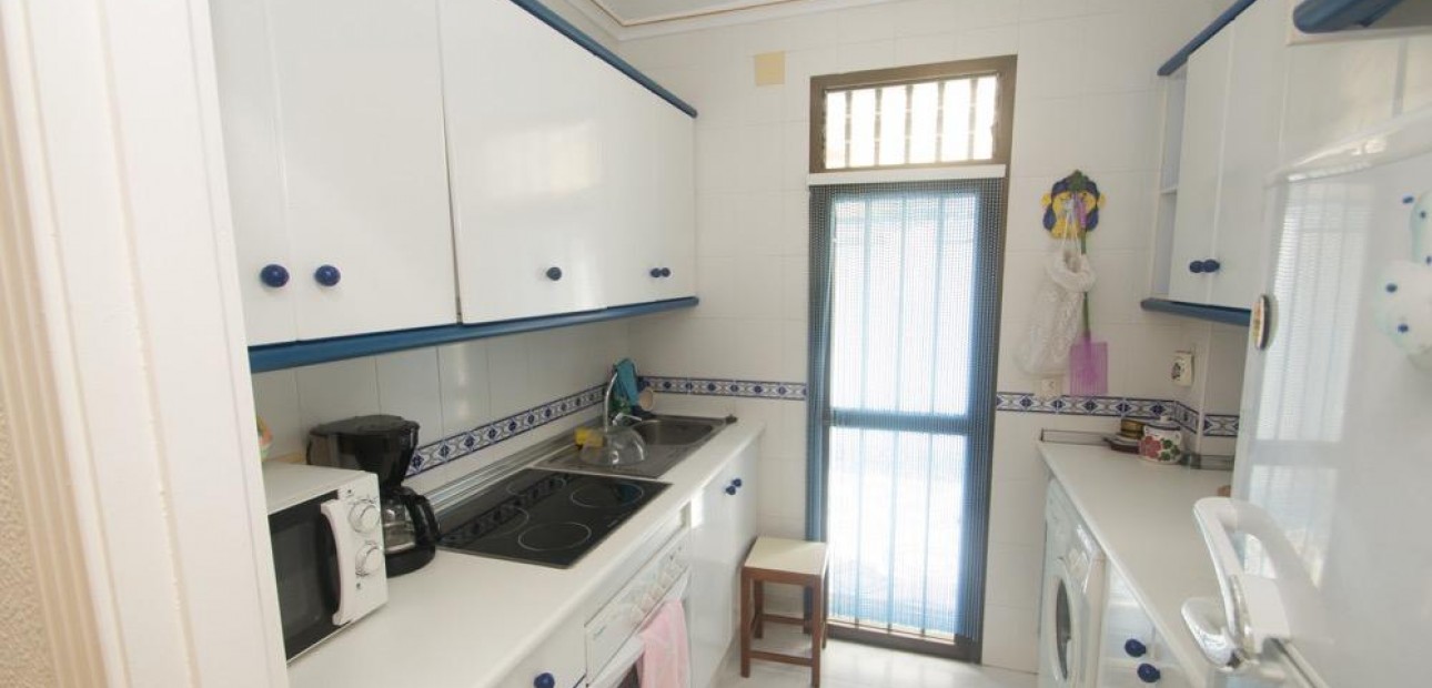 Sale - Apartment / flat -
Torrevieja - La veleta
