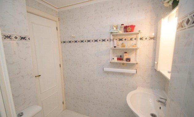 Sale - Apartment / flat -
Torrevieja - La veleta