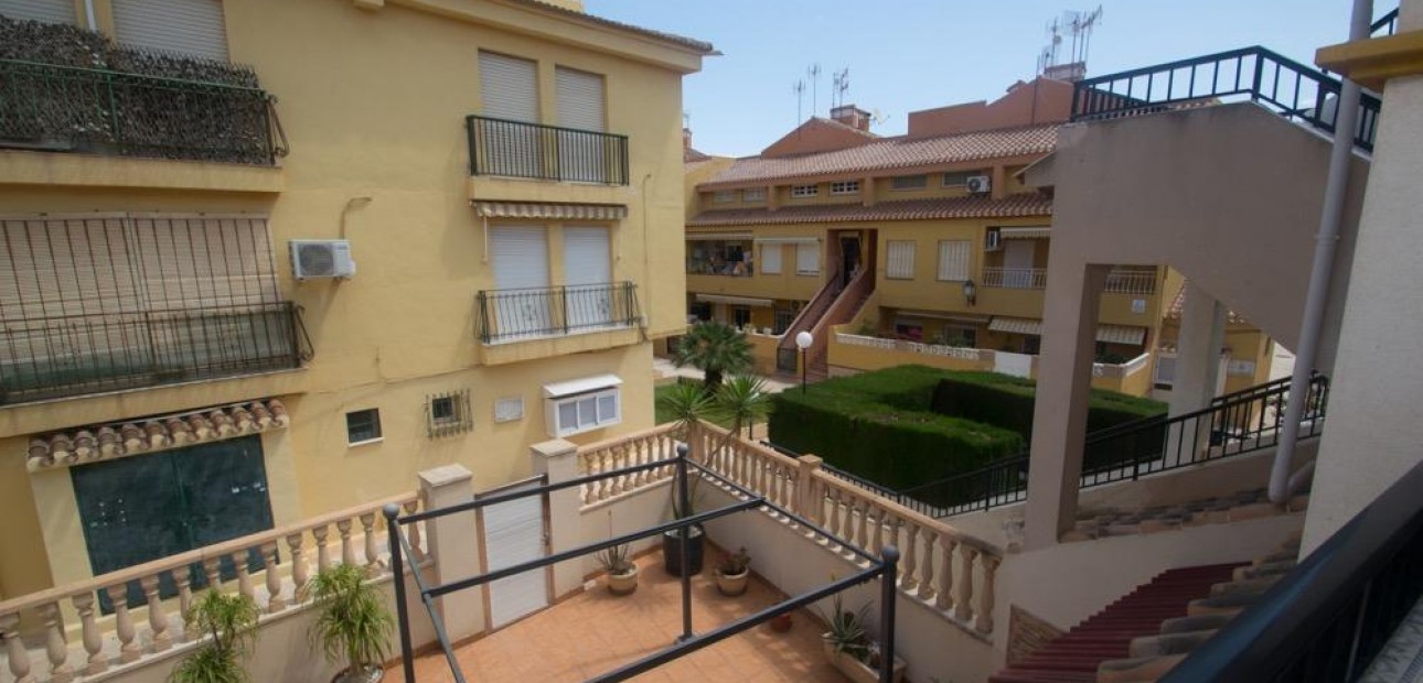 Sale - Apartment / flat -
Torrevieja - La veleta