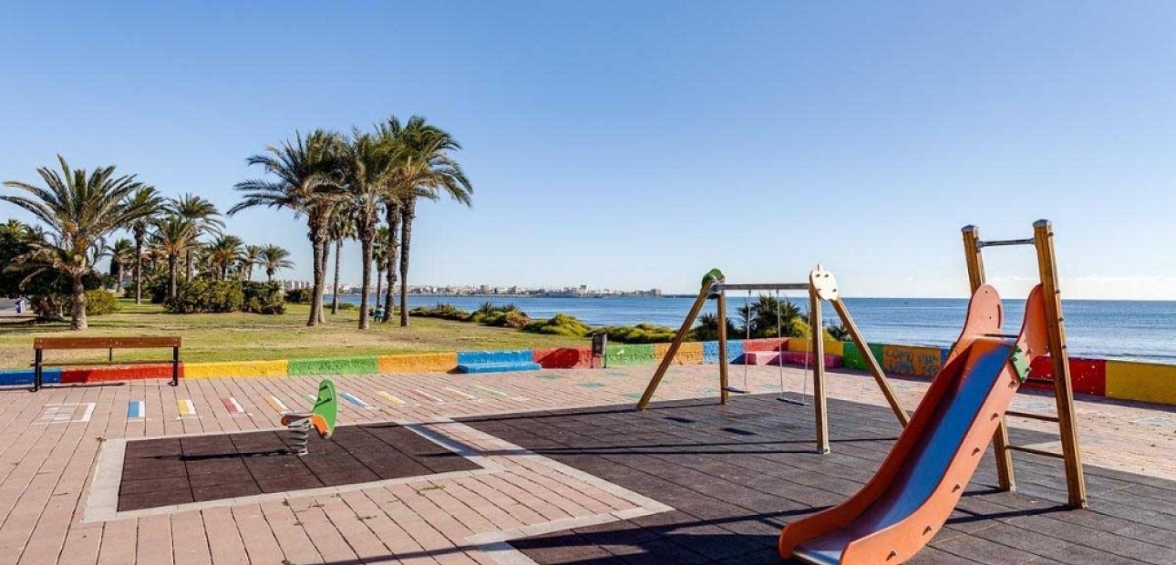 Sale - Apartment / flat -
Torrevieja - La veleta