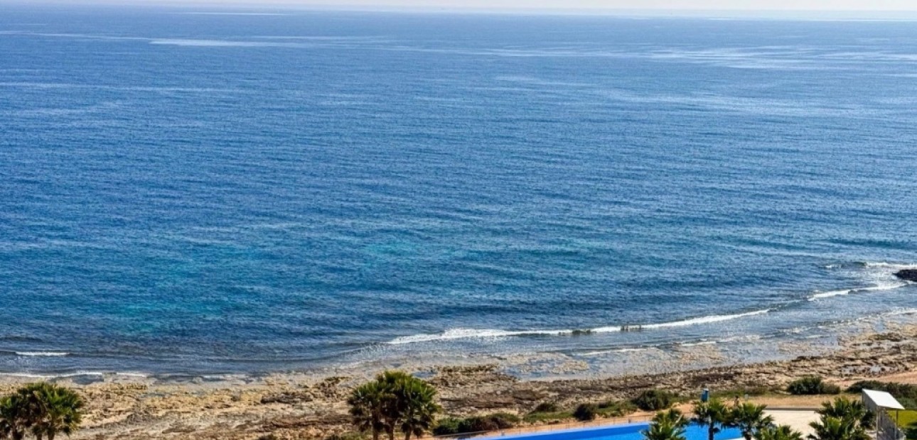 Sale - Apartment / flat -
Punta Prima