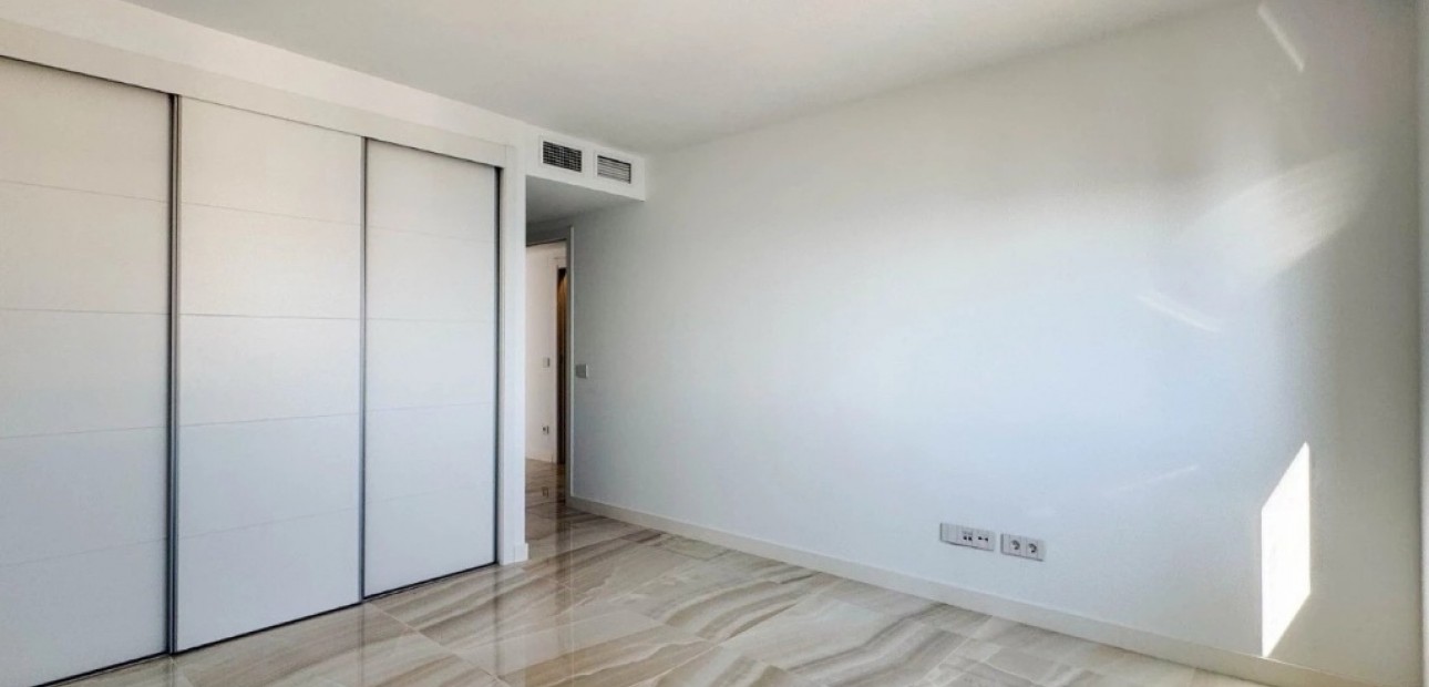 Sale - Apartment / flat -
Punta Prima