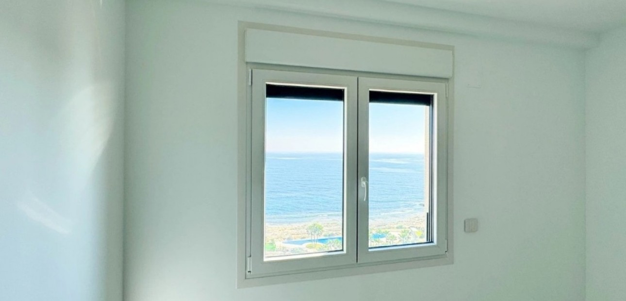 Sale - Apartment / flat -
Punta Prima