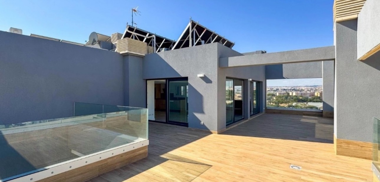 Sale - Apartment / flat -
Punta Prima