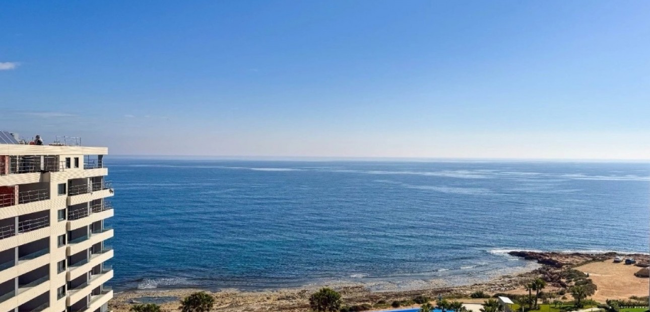 Sale - Apartment / flat -
Punta Prima