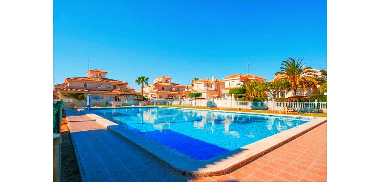 Sale - Apartment / flat -
Playa Flamenca