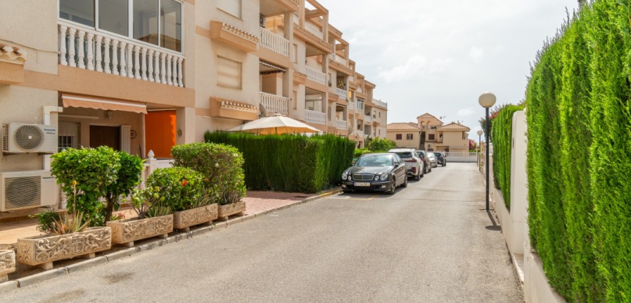 Sale - Apartment / flat -
Playa Flamenca