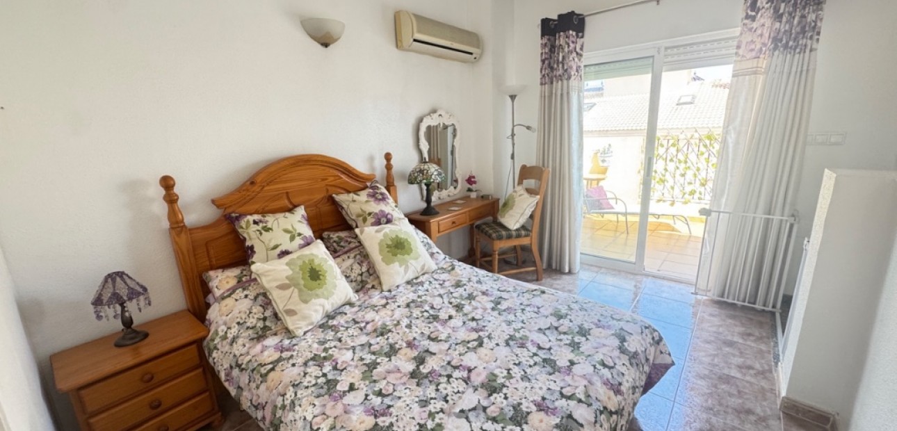 Herverkoop - Herenhuis -
Orihuela Costa - Playa Flamenca