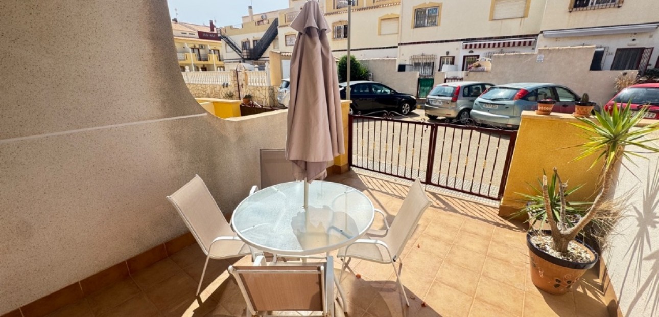 Herverkoop - Herenhuis -
Orihuela Costa - Playa Flamenca