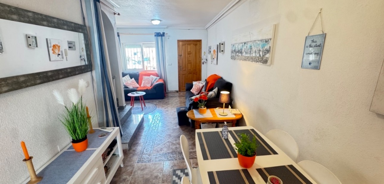 Herverkoop - Herenhuis -
Orihuela Costa - Playa Flamenca