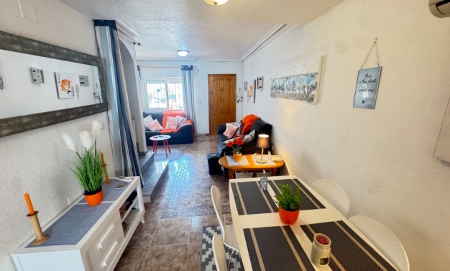 Herverkoop - Herenhuis -
Orihuela Costa - Playa Flamenca