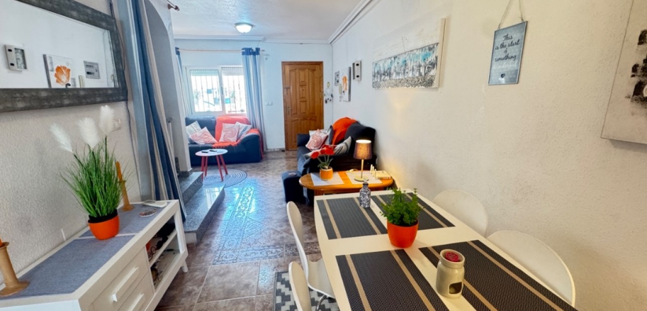 Herverkoop - Herenhuis -
Orihuela Costa - Playa Flamenca