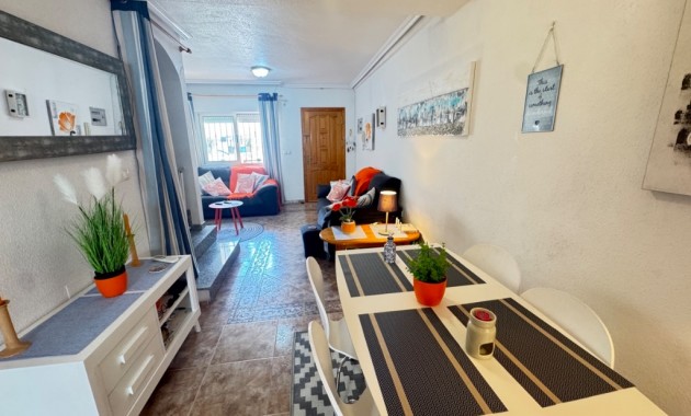 Herverkoop - Herenhuis -
Orihuela Costa - Playa Flamenca