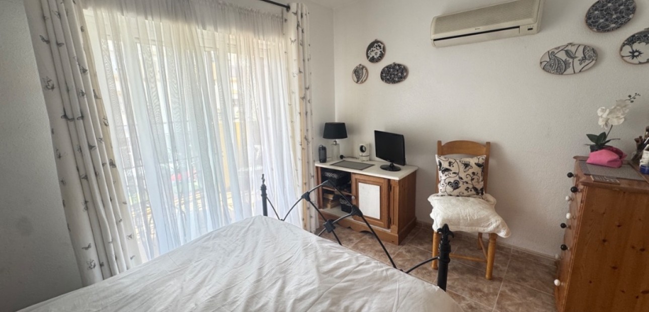 Herverkoop - Herenhuis -
Orihuela Costa - Playa Flamenca