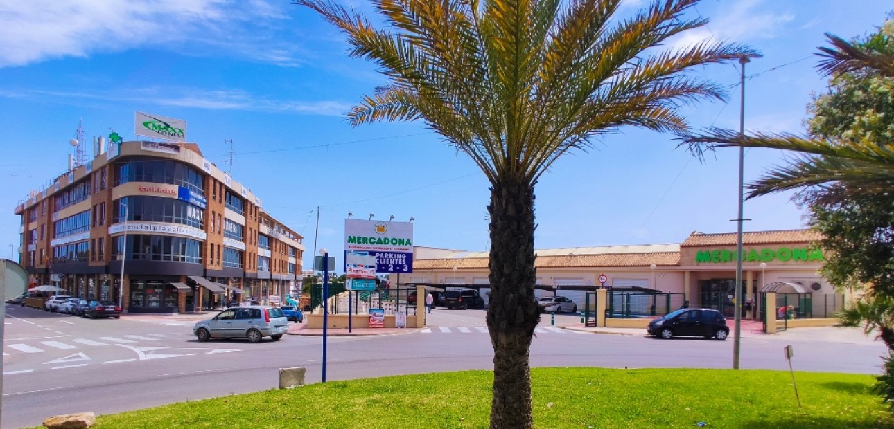 Herverkoop - Herenhuis -
Orihuela Costa - Playa Flamenca