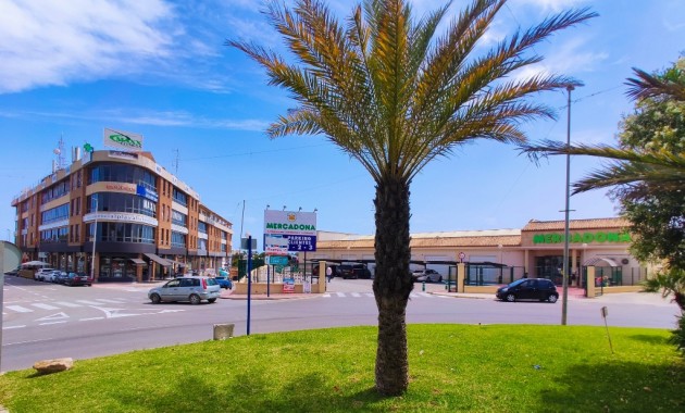 Herverkoop - Herenhuis -
Orihuela Costa - Playa Flamenca