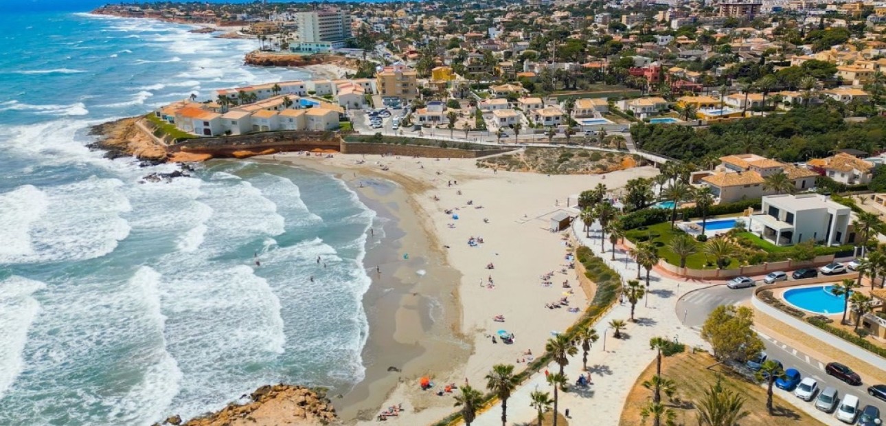 Herverkoop - Herenhuis -
Orihuela Costa - Playa Flamenca