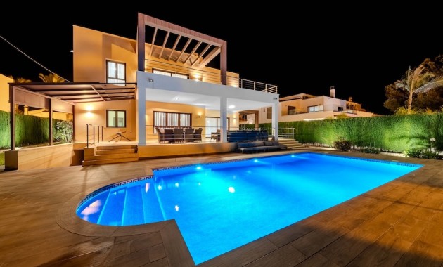 Sale - Villa -
Cabo Roig