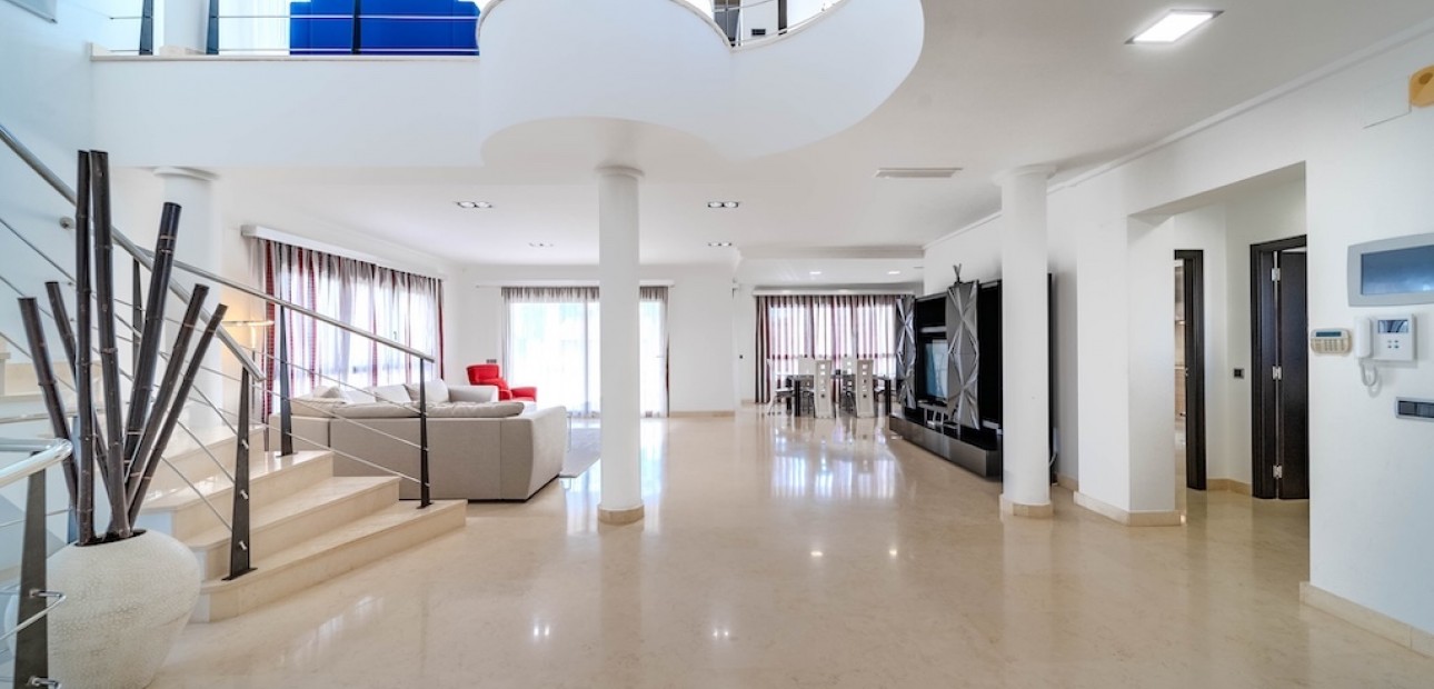 Sale - Villa -
Cabo Roig